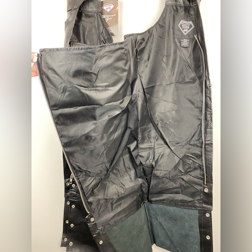 Diamond Plate Buffalo Leather size XL Black Leather Motorcycle Biker Chaps - Picture 7 of 10